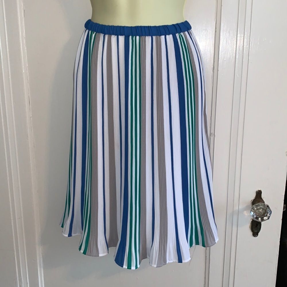 Banana Republic blue, white & green pleated skirt